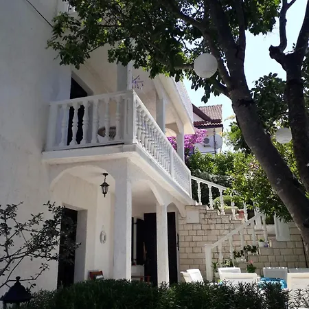 Baric Lägenhet Trogir